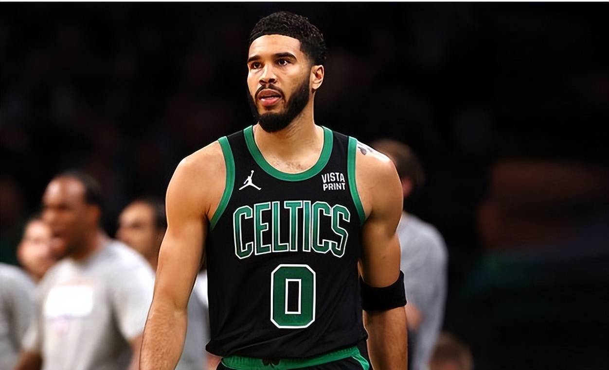 凯尔特人球员公开质疑裁判判罚尺度,引争议,行业资源以上. 凯尔特人球员公开质疑裁判判罚尺度,引争议,行业资源以上.