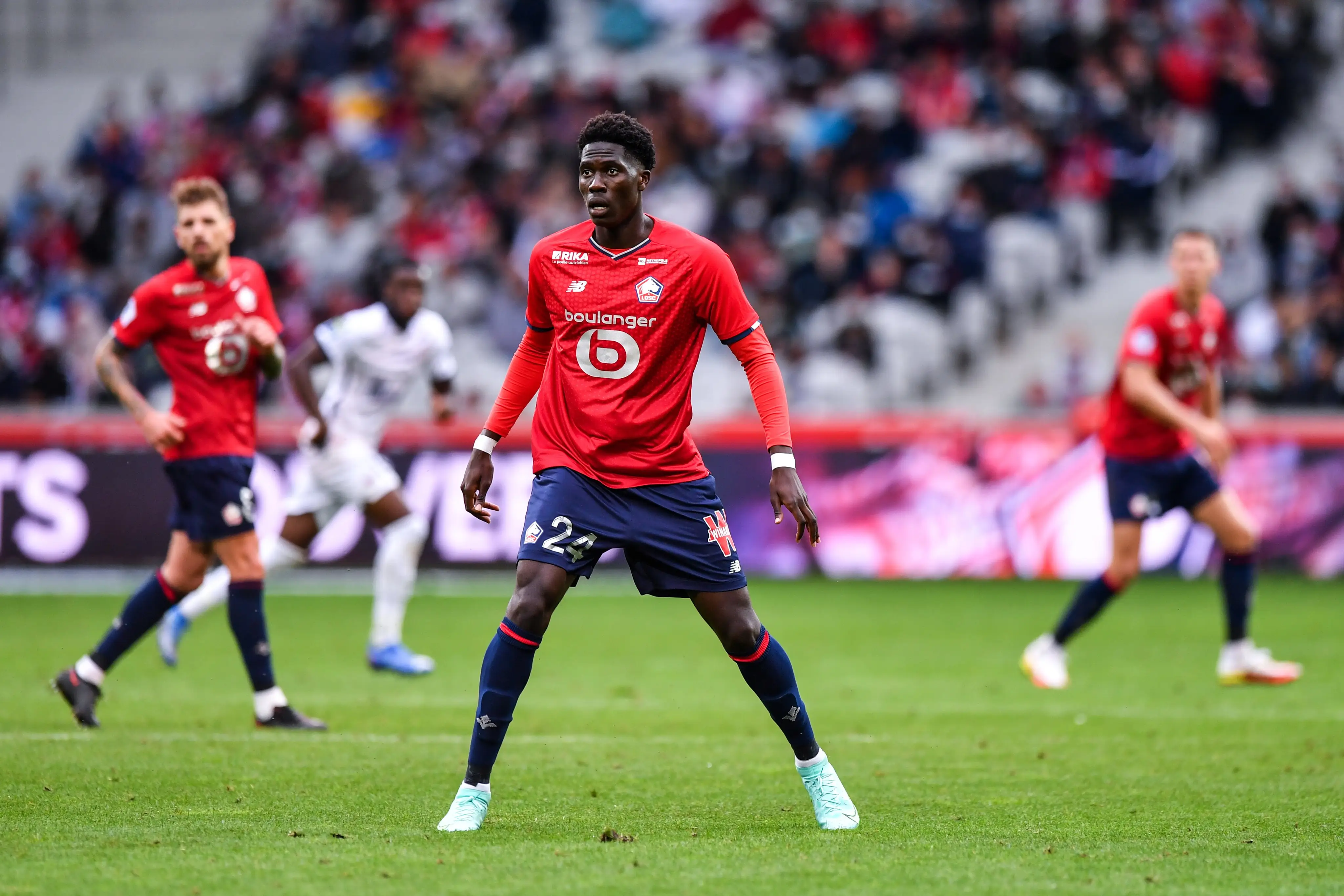 关键时刻皇家马德里调整名单以备法甲,造点机会环节打磨,赛场秩序良好,球队文化再被提及的简单介绍 关键时刻皇家马德里调整名单以备法甲,造点机会环节打磨,赛场秩序良好,球队文化再被提及的简单介绍